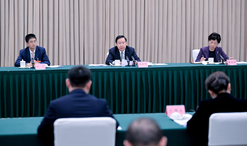 王晓晖在省政协十三届二次会议联组会上指出
紧扣促进城乡融合发展建诤言办实事
更好服务四川高质量发展和现代化建设
田向利主持「相关图片」